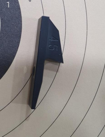 Pues lo tengo por aqui sin usar, es el modelo 4,5, si le hace falta a alguien... para pistolas Steyr.

Precio: 00