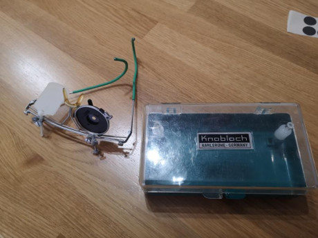 Vendo Gafas de Tiro Knobloch prácticamente nuevas, sin uso.

Precio 125 euros. 02