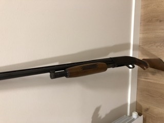 Para hacer un hueco en el armero vendo esta Mossberg 500A
Cañon Liso, mide unos 70cm, aproximadamente
El 01