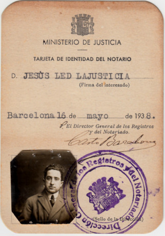  EN RECUERDO Y HOMENAJE A LOS QUE YA NO ESTÁN. 

Si pones en  GOOGLE    PASAPORTES EN LA MEMORIA   da 10