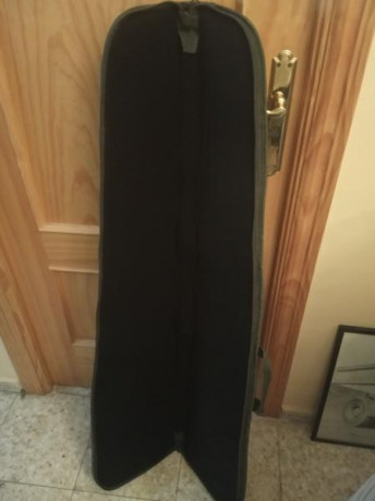 Hola foreros!!

Vendo una preciosa y muy útil funda de cordura verde para arma larga. Totalmente nueva, 02