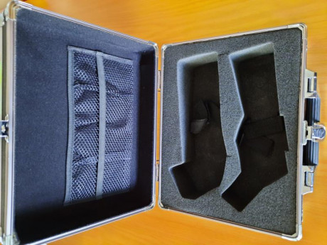 Buenas 

Vendo maletin vanguard apto para difere tes usos

Medidas exteriores 30 x 24 x 13 cm

Envio incluido 01