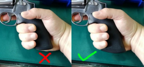 Buenas.

Quería ver la posibilidad de encontrar unas cachas de goma (HOGUE) y anatómicas (estas económicas) 00