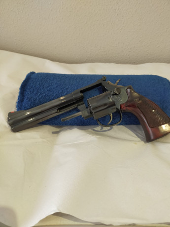 Hola .vendo revolver smith wesson mod 586 de 6 pulgadas calibre 357 magnum en perfecto estado pido por 02