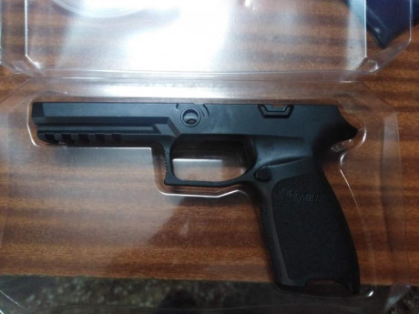Vendo grip para pistola Sig Sauer sin estrenar MOD F-943 SM BLK . Precio 70 € 01