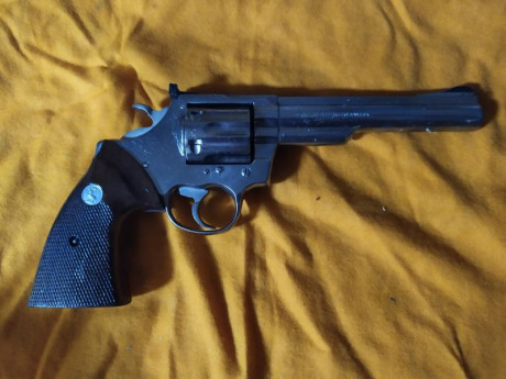 Vendo COLT Trooper calibre 357/38 Sp, acabado inoxidable con cachas de madera originales Colt, cañon de 01