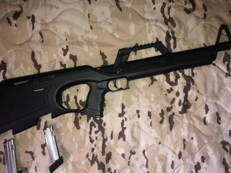 Vendo mi carabina Walther g22. Tiene unos 1000 tiros maximo. 
Estado IMPOLUTO. 
Es el modelo mas actual 02