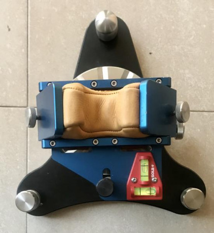 La torreta es la que se detalla en el siguiente enlace, fabricada por Antonio Ballarà:
https://es-es.facebook.com/torretasBenchRest/
Muy 50