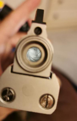 Fantástica pistola del cal. 22 LR, ideal para STANDARD y subir de categoría, con 2 cargadores y maletin 02