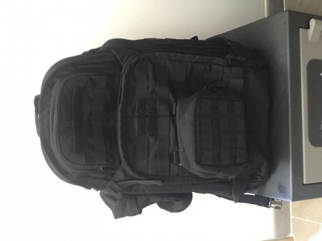 Buenas tardes vendo estas dos mochilas en perfecto estado, son de la marca 5.11 y son los modelos rush 01