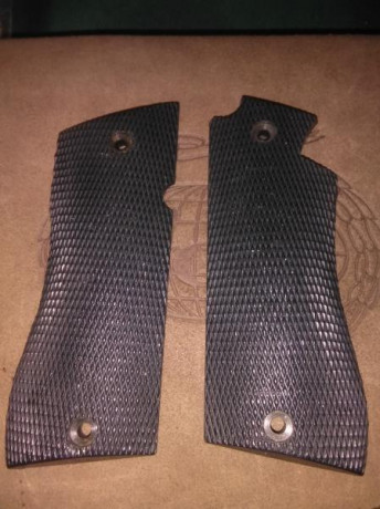 Hola.
Vendo juego de cachas originales válidas para pistola STAR BM y BKM.
Están en buen estado.
Se encuentran 01