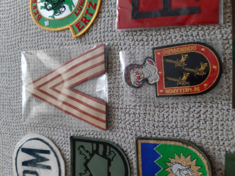 Lote de 11 parches militares españoles. 15€ más gastos. 01