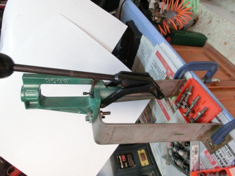 Saludos compañeros del foro.
Un amigo me ha dejado este material de recarga para  que se lo ponga en venta.
- 01