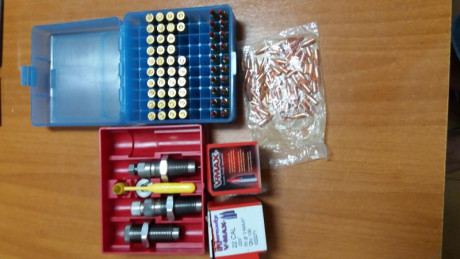 Vendo dais 222rm  , puntas vendidas
 60 vainas  etreellas 22 cargadas caja porta municion.
Precio lote 00