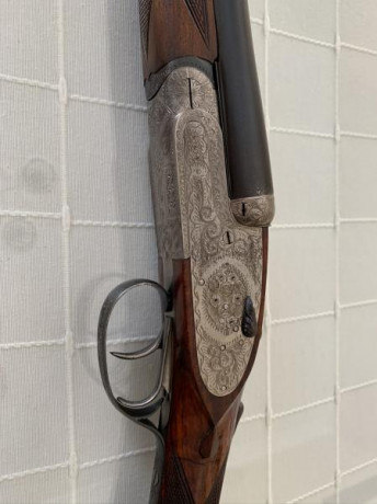 Se vende espectacular escopeta yuxtapuesta del calibre 20 con muy poco uso, muy ajustada sin holgura alguna. 02
