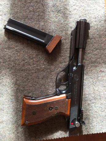 Vendo Astra Mod. Constable del calibre .22 con dos cargadores. Funciona perfectamente. El seguro está 02