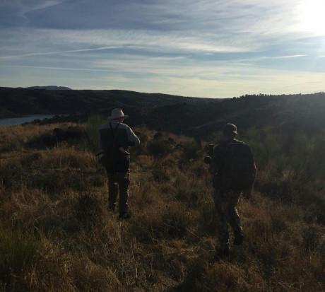  Amigos, viendo que hay interés general en la práctica de la caza con armas de avancarga, abrimos este 131