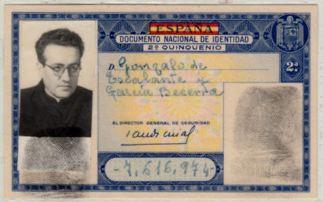  EN RECUERDO Y HOMENAJE A LOS QUE YA NO ESTÁN. 

Si pones en  GOOGLE    PASAPORTES EN LA MEMORIA   da 60
