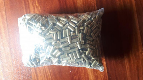 Buenas
Vendo vainas del 40sw, tengo nuevas , de un solo tiro y con varias recargas.
Se entregan limpias, 01