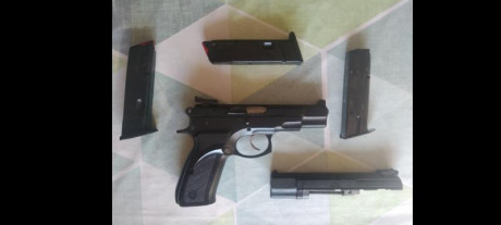 Vendo pistola CZ 75B. 9mm pb. muy bien conservada Con el kit de conversión del cal. 22lr.
Con miras de 02