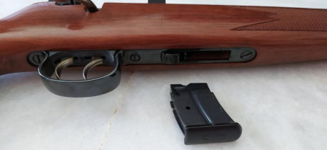 Hola, vendo carabina Anschutz de cerrojo, calibre 22. Con disparador al "pelo". 200 euros. Opción 01