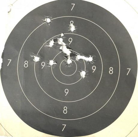 Se ofrece una magnífica pistola STI. Elektra, cal. 9mm, cañón 3,3”  guiada en F , apenas uso, con 2 cargadores 40