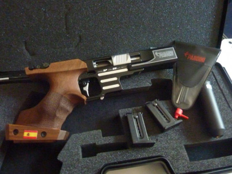 VENDIDA.
Mi amigo y compañero de tiro Pedro (Tf. 675302703) vende Pistola Pardini SP22 Standard (con posibilidad 01