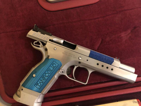 Buenas
Vendo mi Tanfoglio Limited Custom cal. 9Pb con 4 cargadores (62€/unidad), punto de fibra (55€), 00