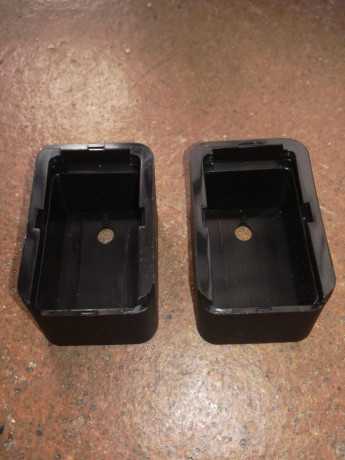 Se vende pareja de tapas para cargador 9 mm Glock. Añaden 4 cartuchos de capacidad extra.

Compatibles 00
