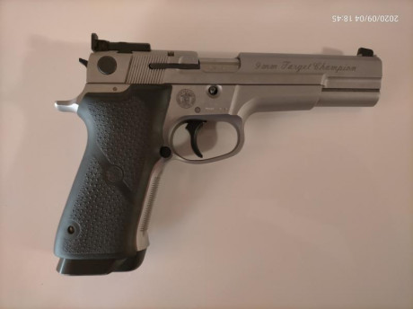 Hola, pues lo dicho, vendo SMITH WESSON TARGET CHAMPION en excelente estado.
Calibre 9 mm con cargador 02