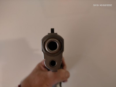 Hola, pues lo dicho, vendo SMITH WESSON TARGET CHAMPION en excelente estado.
Calibre 9 mm con cargador 01