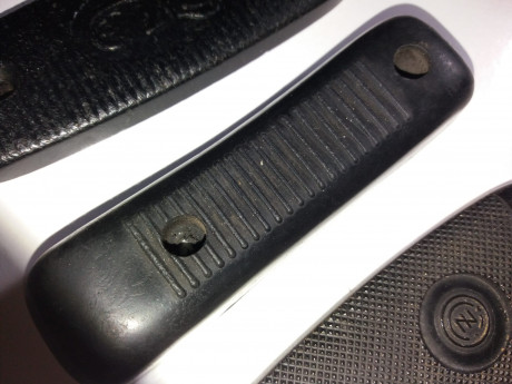 Vendo estas cantoneras :

Cantonera para fusil  Carl Gustav . RESERVADA.
Cantonera para  CETME C . VENDIDA.
Cantonera 11