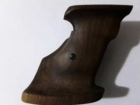  20201003_212305.jpg  20201003_212509.jpg 
Cachas anatomicas para Sig P210 con armazón normal, 60€ con 01