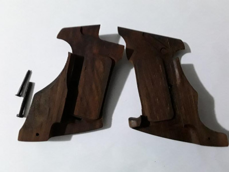  20201003_212305.jpg  20201003_212509.jpg 
Cachas anatomicas para Sig P210 con armazón normal, 60€ con 00