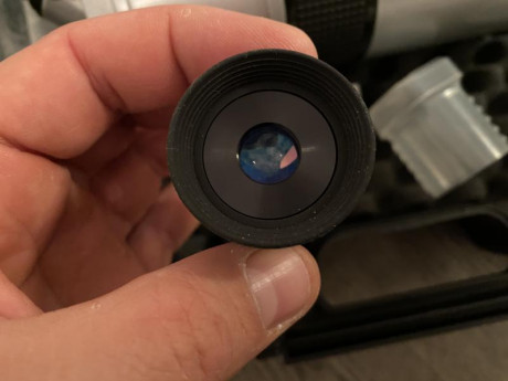 Se vende Telescopio Maksutov Cassegrain de la marca Seben
De 38 a 114 aumentos. 
70mm de apertura. 
Oculares 11