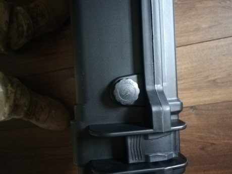 Vendo maletín rígido para rifle, carabina, o cualquier otro artículo que se pueda guardar, es totalmente 00