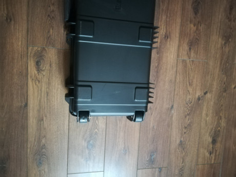 Vendo maletín rígido para rifle, carabina, o cualquier otro artículo que se pueda guardar, es totalmente 20