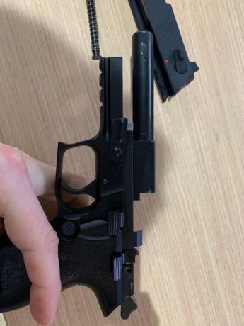 Hola! Pongo a la venta esta preciosidad una Sig Sauer Mosquito .22/
200€  NEGOCIABLES   TAMBIÉN ACEPTO 22