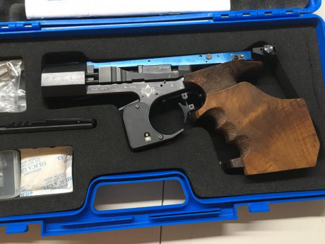 Vendo una pistola Match Gun modelo MG2E, en perfecto estado, tanto estético como de funcionamiento. La 11