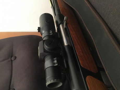 Vendo Aimpoint Hunter H30s. En perfecto estado. Sin marcas de uso. Una sola mano. Vendo con su caja original, 02