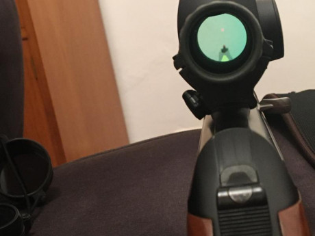 Vendo Aimpoint Hunter H30s. En perfecto estado. Sin marcas de uso. Una sola mano. Vendo con su caja original, 01