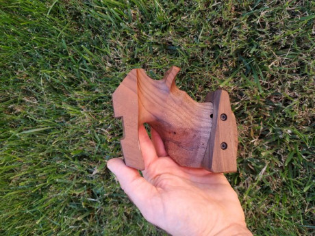 Se vende por a ver vendido la pistola una empuñadura morini xs y disparador nuevo modelo actual para la 01