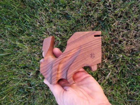 Se vende por a ver vendido la pistola una empuñadura morini xs y disparador nuevo modelo actual para la 00