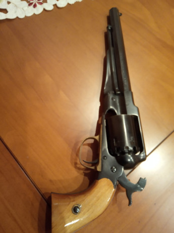 Vendo revolver Col 45 de avancarga 300€. Telf: 619-114-347. 00