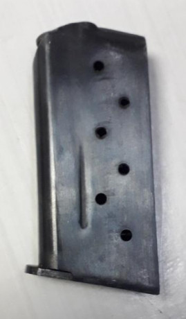 Cargador original para la carabina Destroyer modelo 1921. Modelo mono hilera con capacidad para 6 cartuchos 00