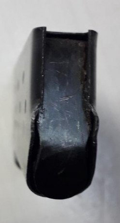 Cargador original para la carabina Destroyer modelo 1921. Modelo mono hilera con capacidad para 6 cartuchos 10