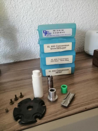 Kits conversion dillon xl650

Kit 222 Rem y mágnum..... VENDIDO
Kit 10mm/40s&w....... VENDIDO. 
Kit 01