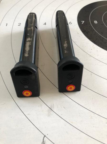 Vendo 2 cargadores 18 cartuchos para CZ Shadow SP01. 50€ los dos envío incluido 02