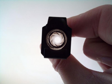 Vendo HK USP 45 Tactical.
Un articulo de armas.es sobre el modelo en cuestion:  https://www.armas.es/arma-corta/pistola-hak-usp-45-tactical-disenada-para-las-fuerzas-especiales 12