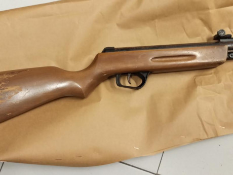 Se venden 2 carabinas gamo. Modelo CADET 4,5 y David 4,5.
El estado es regular, con óxido por el exterior 02